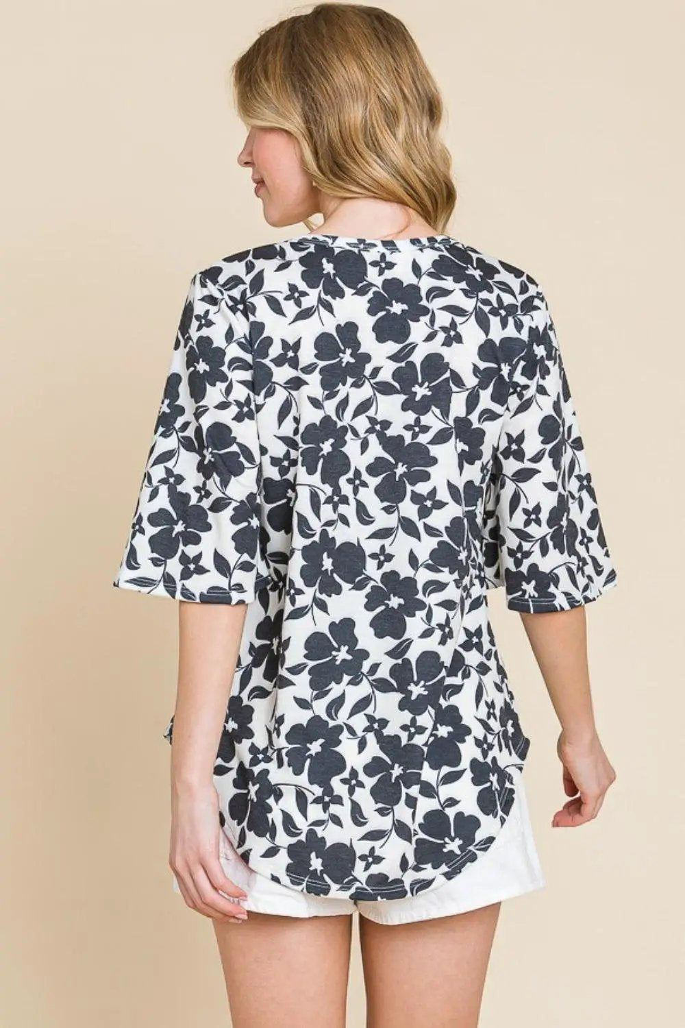 BOMBOM Floral Decorative Button V-Neck Top
